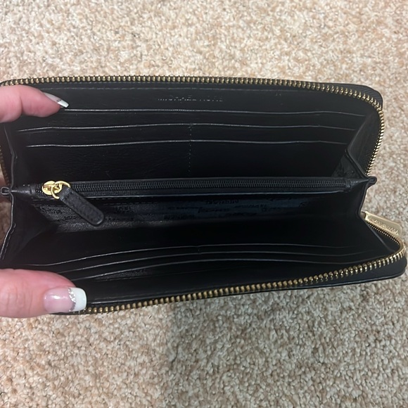 1053. Worn Once - Michael Kors Black Leather Long Zip Around Wallet - Picture 5 of 7